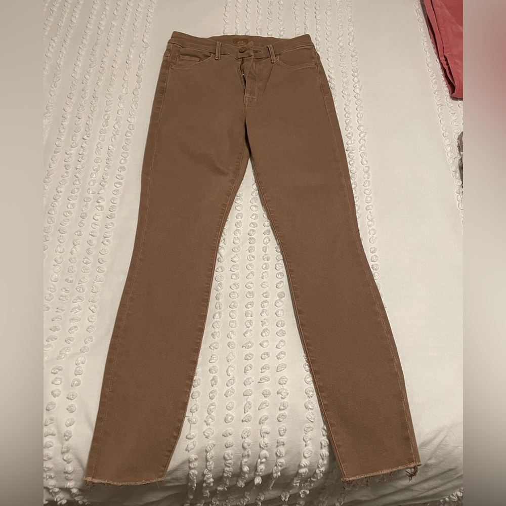 Mother jeans/size 27. No tag but never been worn. Super comfy&stretchy material
